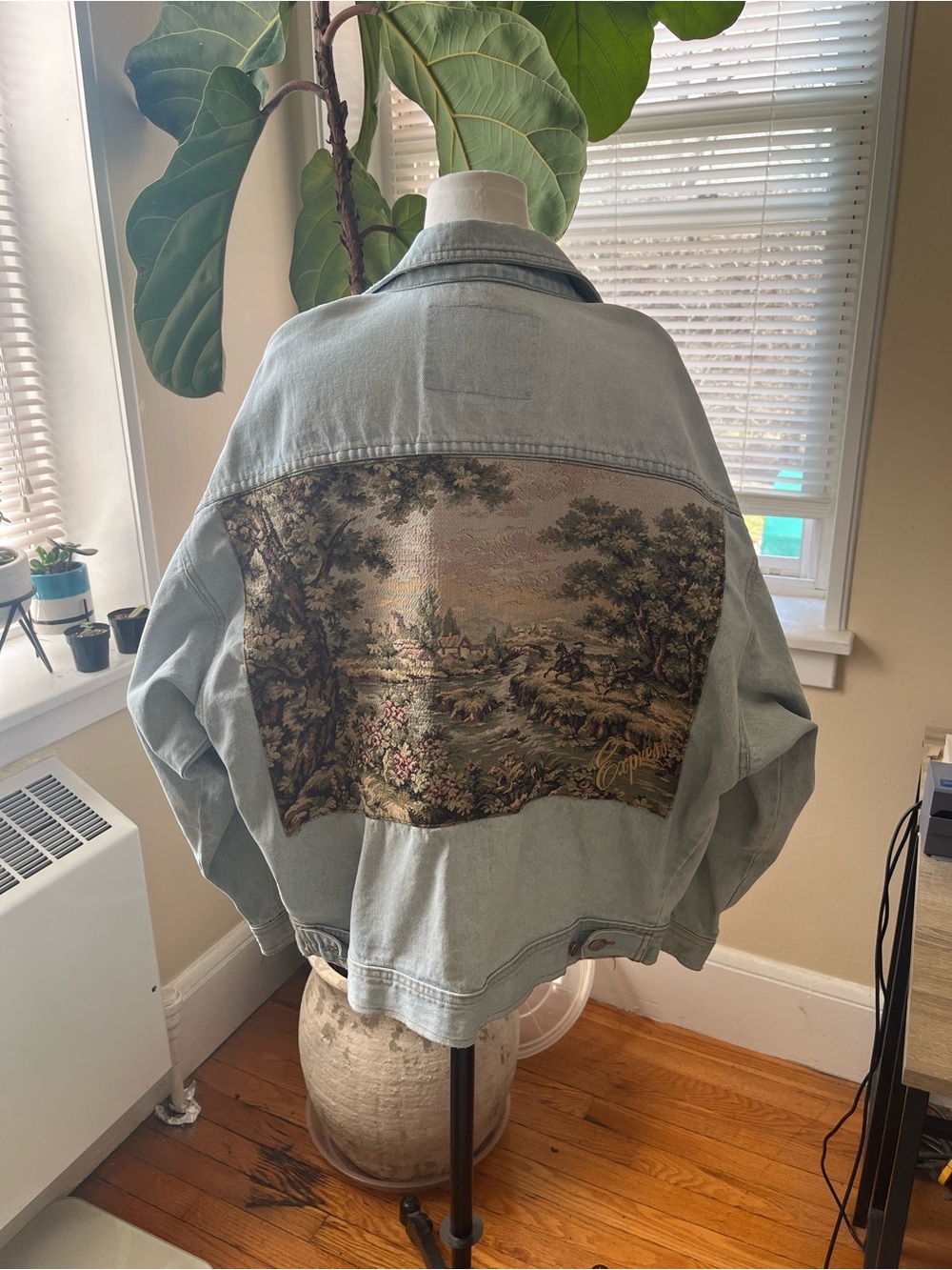 Vintage express jean tapestry denim jacket size L